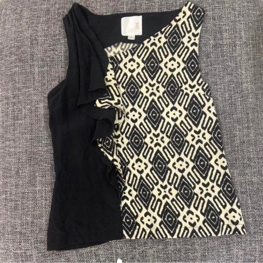 Black and white patterned top